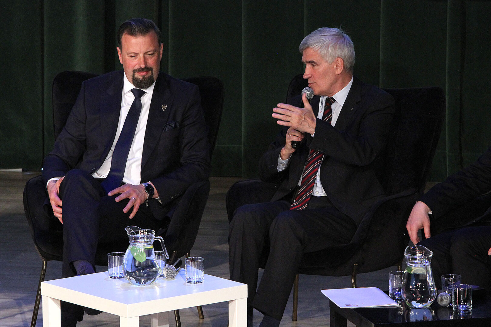 Uczestnicy panelu dyskusyjnego podczas konferencji poświęconej projektowi REgeneracja Miast.