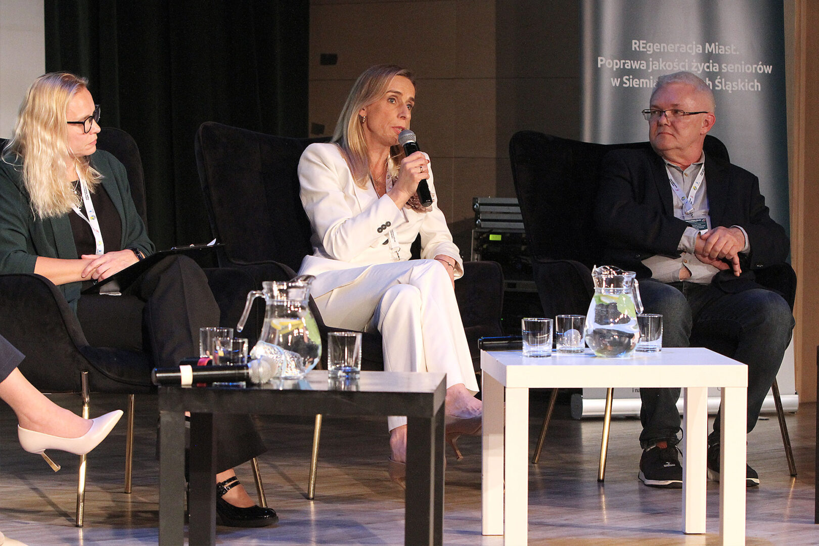 Panel dyskusyjny z udziałem przedstawicieli samorządu i ekspertów podczas konferencji REgeneracja Miast.